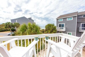 Terrace/patio - Gulf Breeze — Gulf-View Townhome · Dog-Friendly · Sleeps 9 · Steps to Beach (Port Saint Joe)