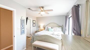 2 bedrooms, iron/ironing board, travel cot, WiFi