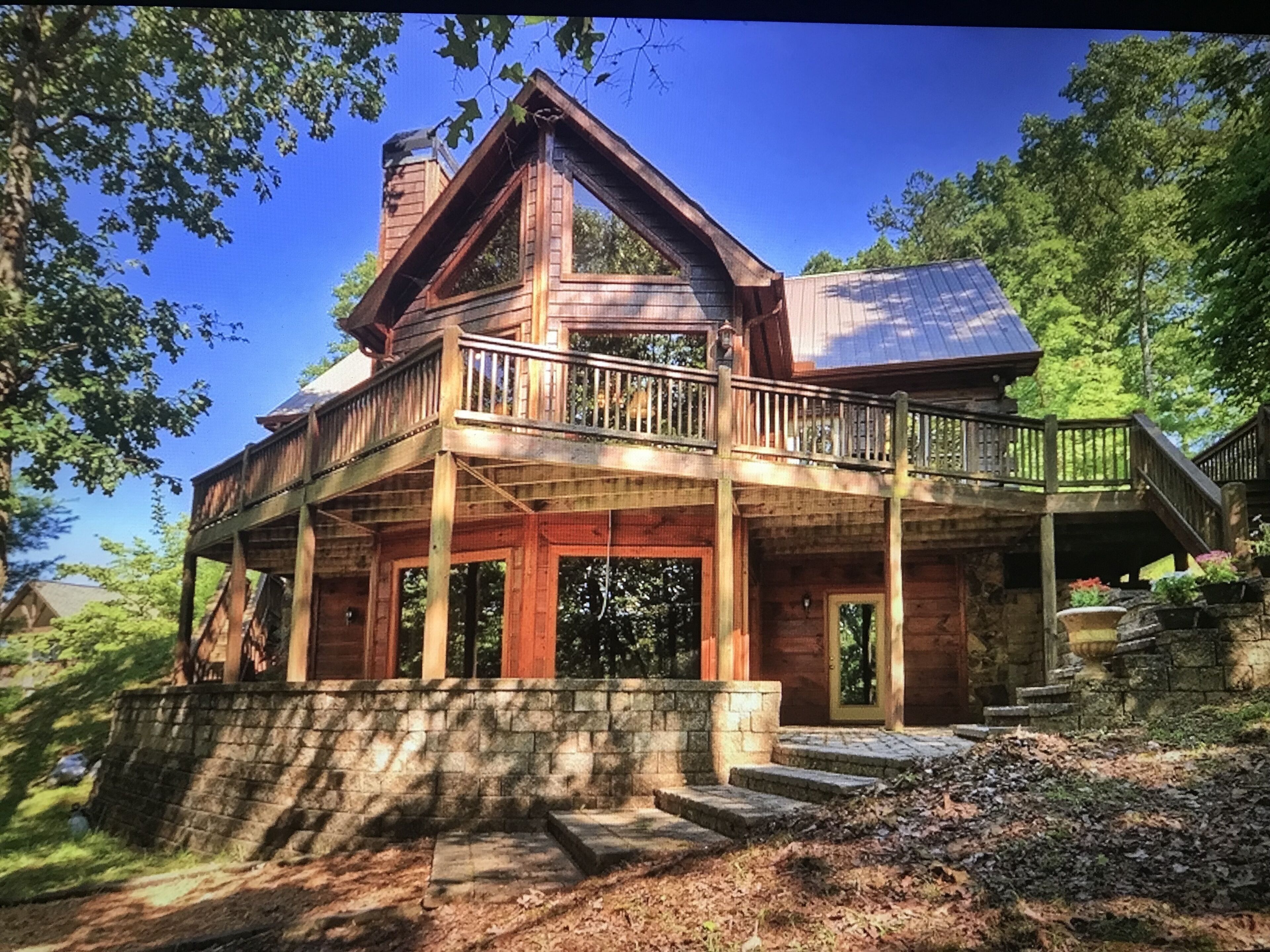 Beautiful Lake Front Getaway - Awesome Game Room - Private Dock - 4200 sqft