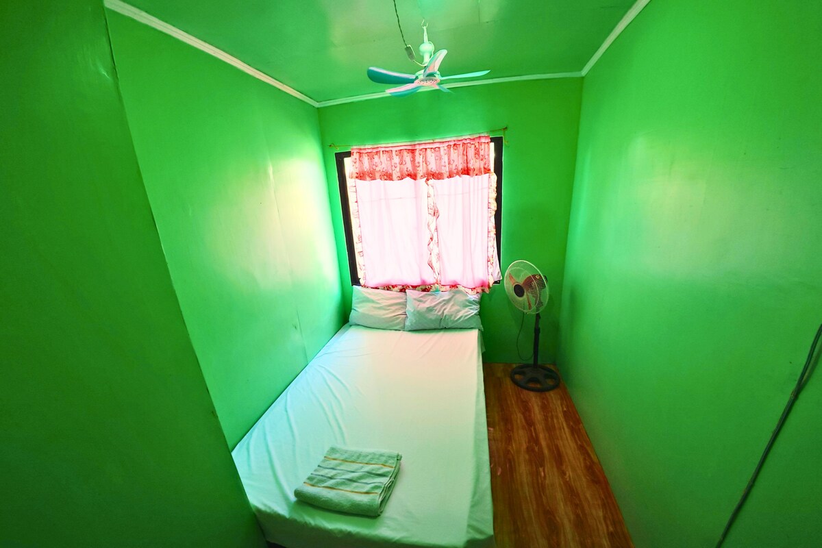 Room, 1 Twin Bed, Non Smoking | Fan