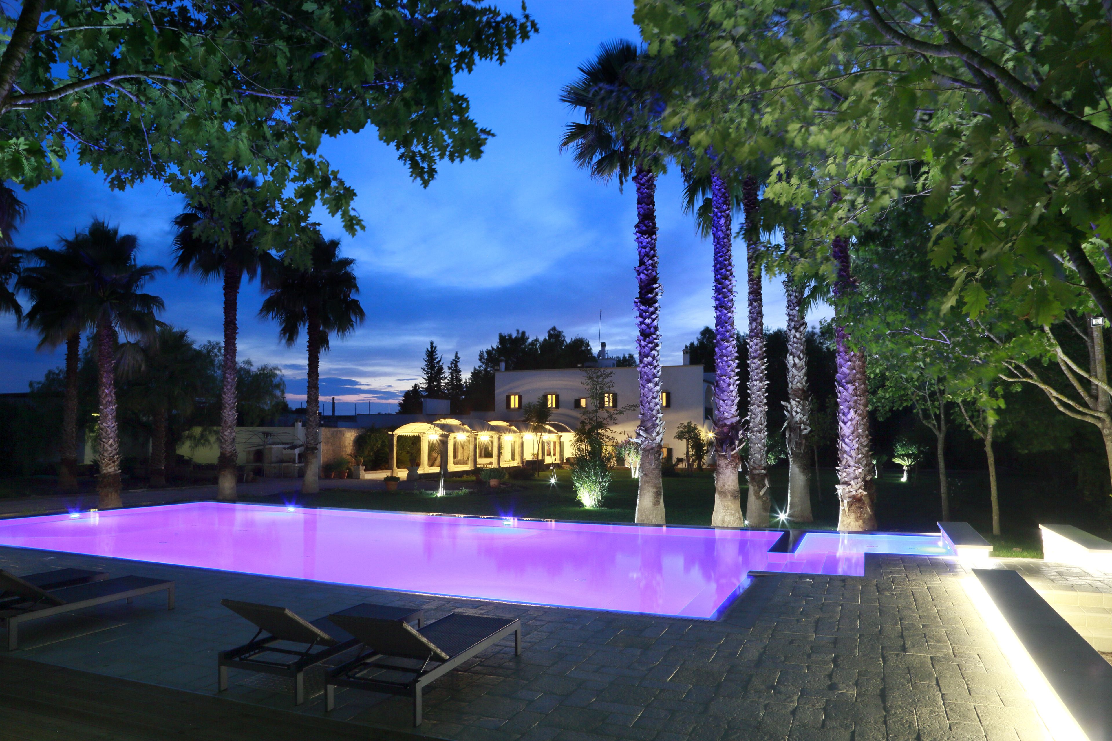 Piscine extérieure (ouverte en saison), chaises longues