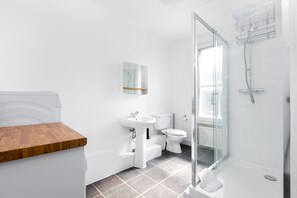 City Apartment | Bathroom