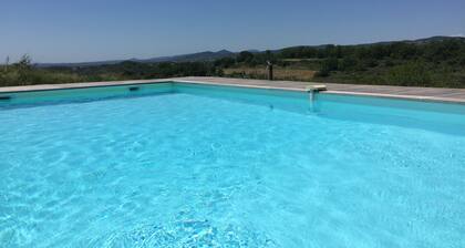 Freistehendes Haus mit privatem Pool in der provenzalischen Ardèche auf 2 Hektar