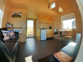 1 bedroom, blackout drapes, soundproofing, free cribs/infant beds