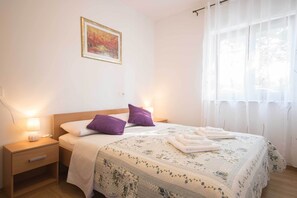 5 chambres, fer et planche à repasser, Wi-Fi gratuit, draps fournis