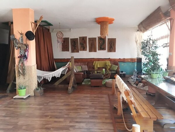 Comfort Apartment, Terrace | Living room | Flat-screen TV