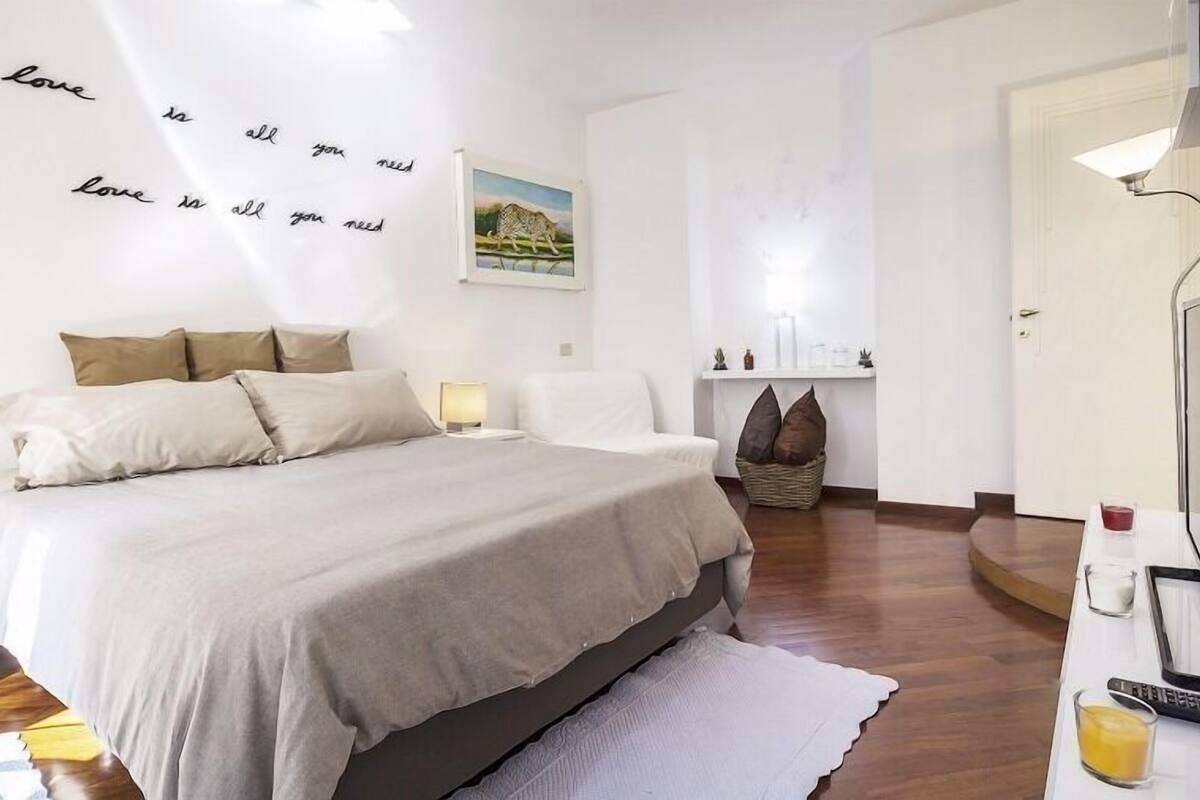 1 bedroom, individually furnished, desk, laptop workspace