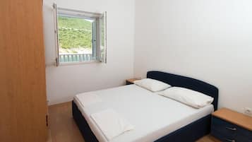 Apartment, 1 Bedroom, Terrace | Free WiFi, bed sheets