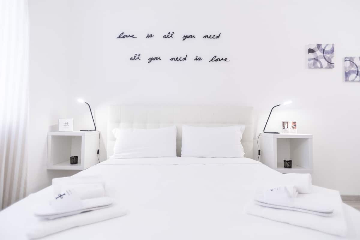 Apartment, 1 Bedroom (Bollo VI) | Desk, iron/ironing board, cots/infant beds, free WiFi