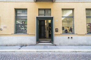 Property entrance - Hemeras Boutique House Aparthotel Duomo 3 (Milan)