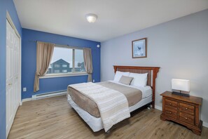 3 chambres, fer et planche à repasser, Wi-Fi gratuit, draps fournis