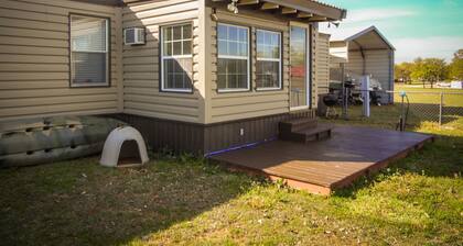 Pet Friendly Peaceful Lake Texoma cottage