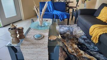 Älytelevisio, kirjoja