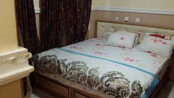 Bureau, draps fournis