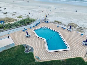 Pool - Beach Daze spectacular beach views (New Smyrna Beach)