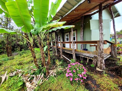 #3 cabin - private space in volcano with TV, Microwave and indoor bathroom