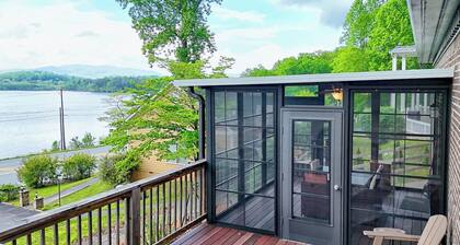 Lake Chatuge Bungalow by Chatuge Home Concierge | Cozy Pet-Friendly Retreat · Lake & Mountain Views · Firepit