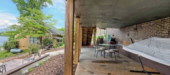 Lake Chatuge Bungalow - by Chatuge Home Concierge<br>Lake and mountain view, fire pit, pet friendly