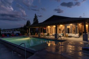 Pool - Barefoot Bungalow #9 - Pool, Hot Tub, and Lake Access (Garden City)