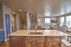 Interior - Barefoot Bungalow #9 - Pool, Hot Tub, and Lake Access (Garden City)