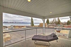 Terrace/patio - Barefoot Bungalow #9 - Pool, Hot Tub, and Lake Access (Garden City)