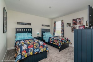 9 bedrooms, iron/ironing board, WiFi, bed sheets - EV_891 - 9 Bed 5 Bath Villa with Screened-In Private Pool with Spillover Spa, Ga (Kissimmee)