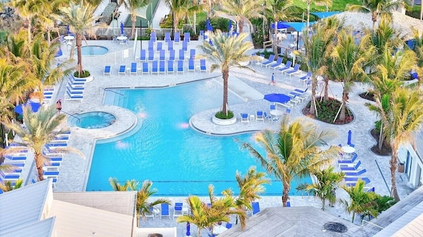 Piscina all'aperto, una piscina riscaldata