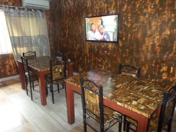 Breakfast, lunch and dinner served - Terris Hotel and Suites (Lagos)