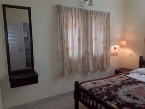 2 chambres, fer et planche Ă repasser, Wi-Fi, literie fournie
