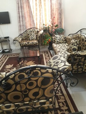 Superior Apartment, Multiple Beds | Living area | Flat-screen TV - Résidence Naticia (Dakar)