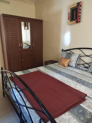 Individually decorated, iron/ironing board, rollaway beds, free WiFi - Résidence Naticia (Dakar)