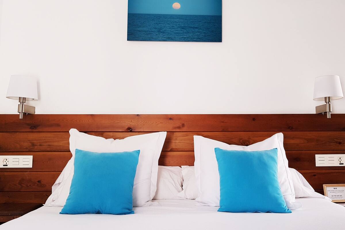 In-room safe, soundproofing, WiFi (free), bed sheets