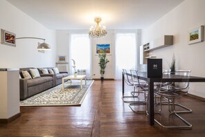 Apartment, 1 Schlafzimmer | Wohnbereich | Flachbildfernseher