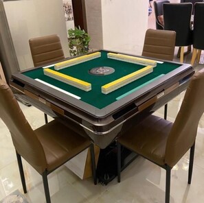 Spielezimmer