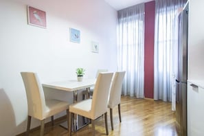 Apartment, 1 Bedroom | In-room dining - Hemeras Boutique House Aparthotel Duomo 10 (Milan)