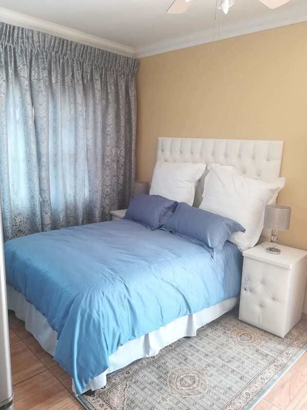 Family Room, Private Bathroom (3)