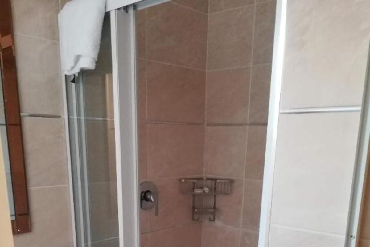Baño | Toallas, jabón, champú y papel higiénico