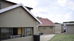 Exterior - Lalela House (Johannesburg South)