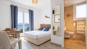 Superior Double Room, Ground or First Floor Balcony, Sea Siew (bois flotté)