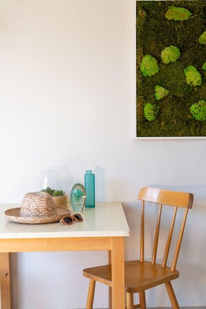 Double Room, Balcony, Sea View (végétale) | Individually decorated, desk, soundproofing, free WiFi - Hôtel Almanarre Plage (Hyères)