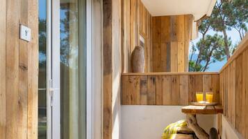 Chambre Double SupĂ©rieure, Balcon Rez de ChaussĂ©e ou Ătage, Vue Mer (bois flottĂ©) | DĂ©coration personnalisĂ©e, bureau, chambres insonorisĂ©es, Wi-Fi gratuit