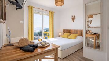 Chambre Double Supérieure, Balcon Rez de Chaussée ou Étage, Vue Mer (bois flotté) | Décoration personnalisée, bureau, chambres insonorisées, Wi-Fi gratuit