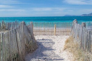 Beach nearby, snorkeling, kayaking
