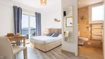 Quarto casal superior, sacada, vista para o mar (bois flotté) | Individualmente decorados, escrivaninha, quartos à prova de som