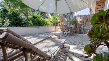 Quarto casal família, cozinha americana (garden) | Terraço/pátio