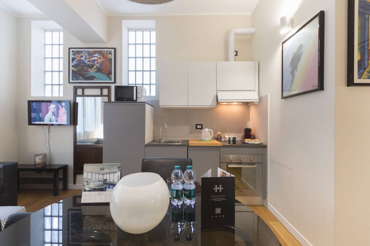 Studio, 1 Queen Bed | Desk, iron/ironing board, WiFi (free), individually furnished