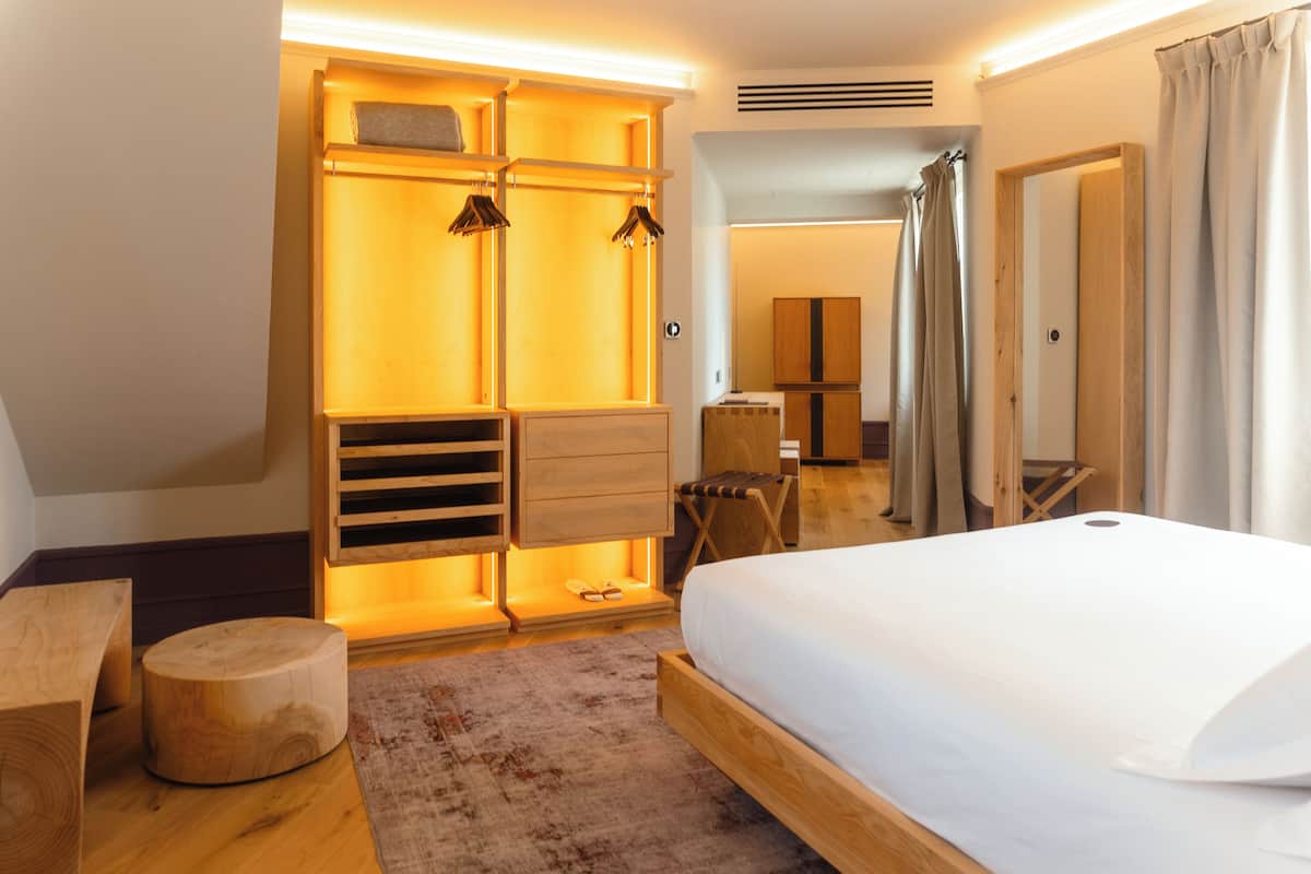 Deluxe-rum | SÀngtillbehör av högsta kvalitet och duntÀcken