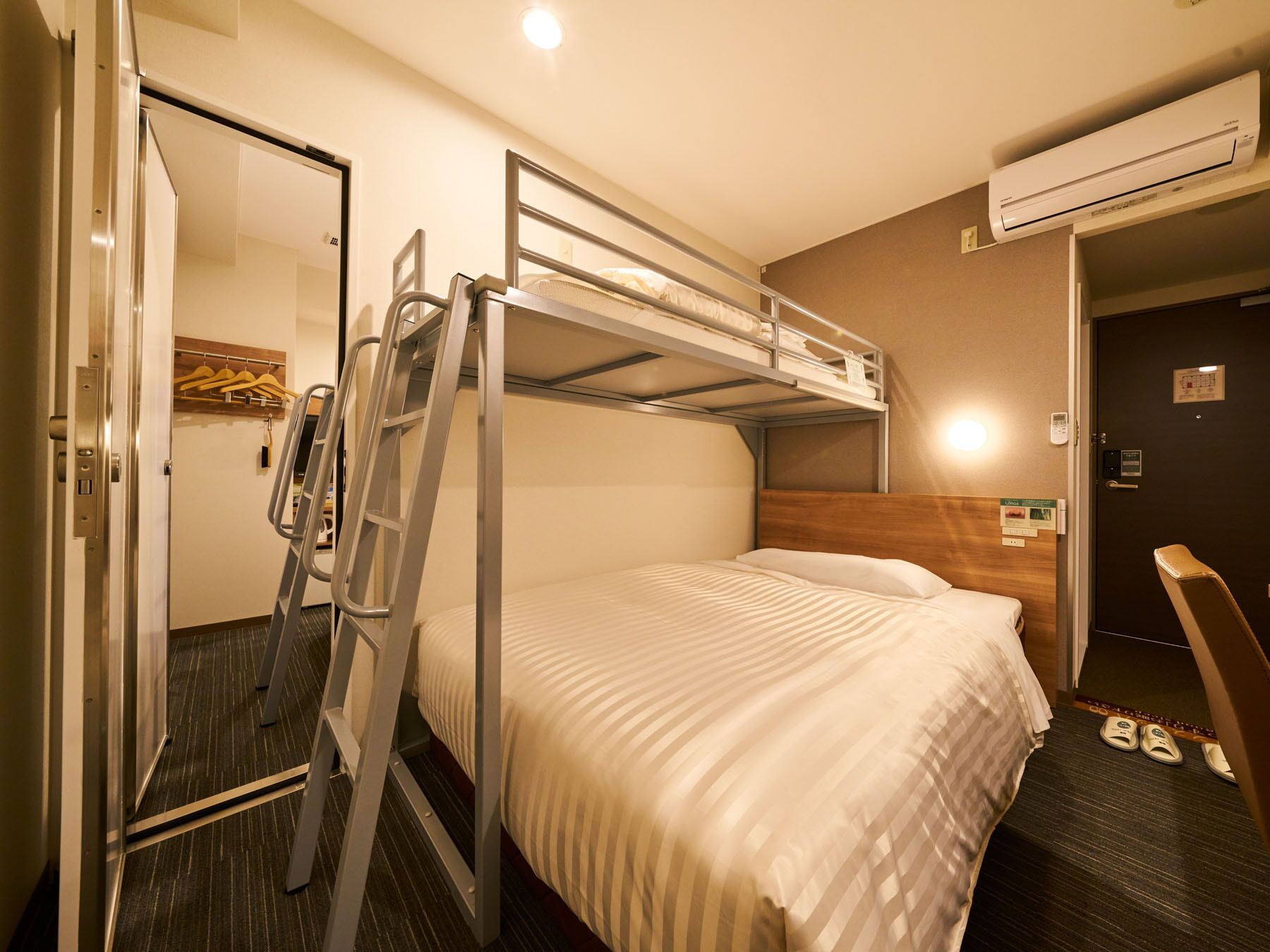 connecting room, non smoking | 1 bedroom, desk, soundproofing, free wifi