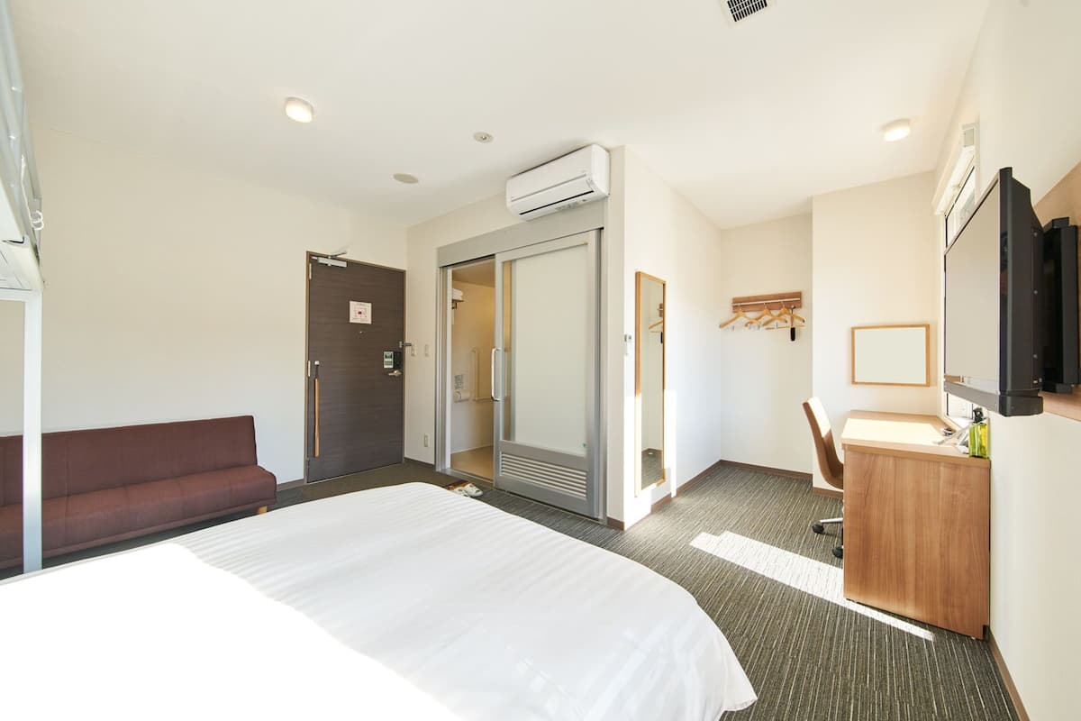 superior room, non smoking | 1 bedroom, desk, soundproofing, free wifi