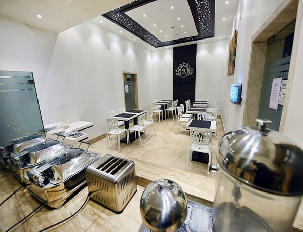 Daily buffet breakfast (INR 349 per person)